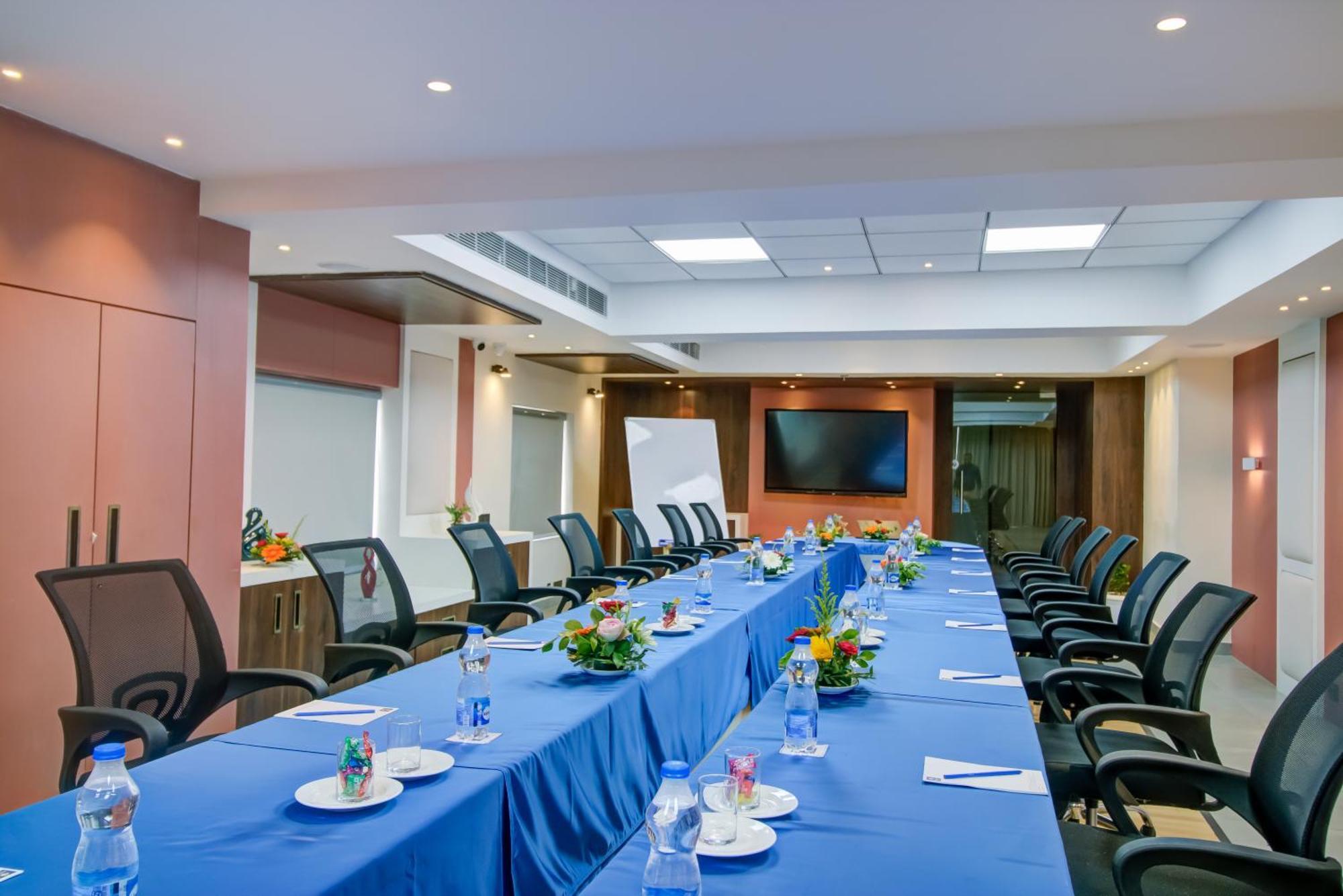 Cozzet Victoria Hotel Bhubaneswar Eksteriør bilde