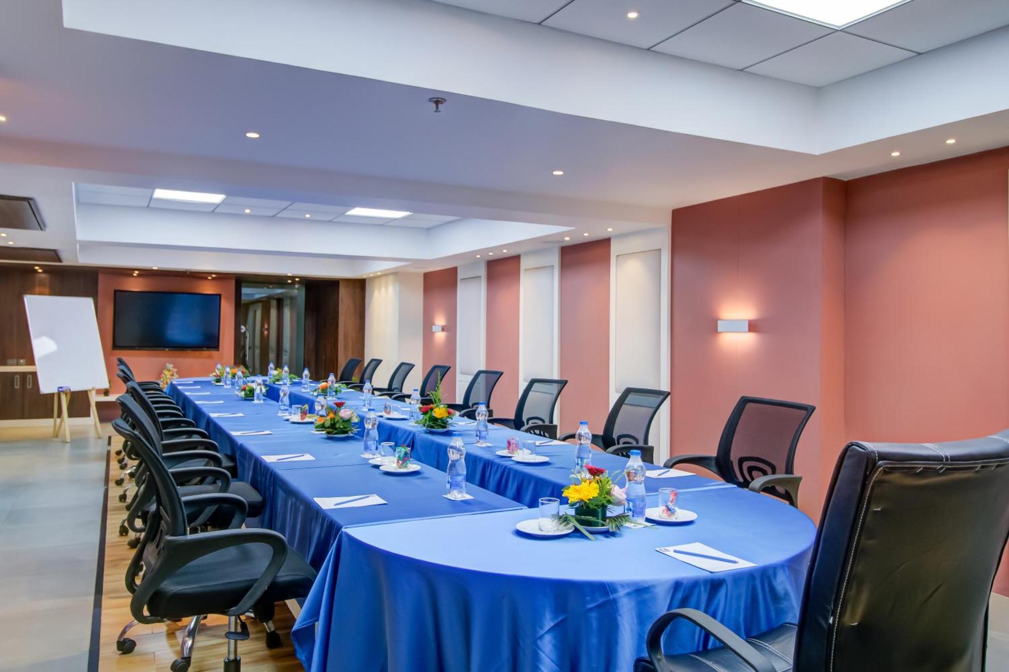 Cozzet Victoria Hotel Bhubaneswar Eksteriør bilde